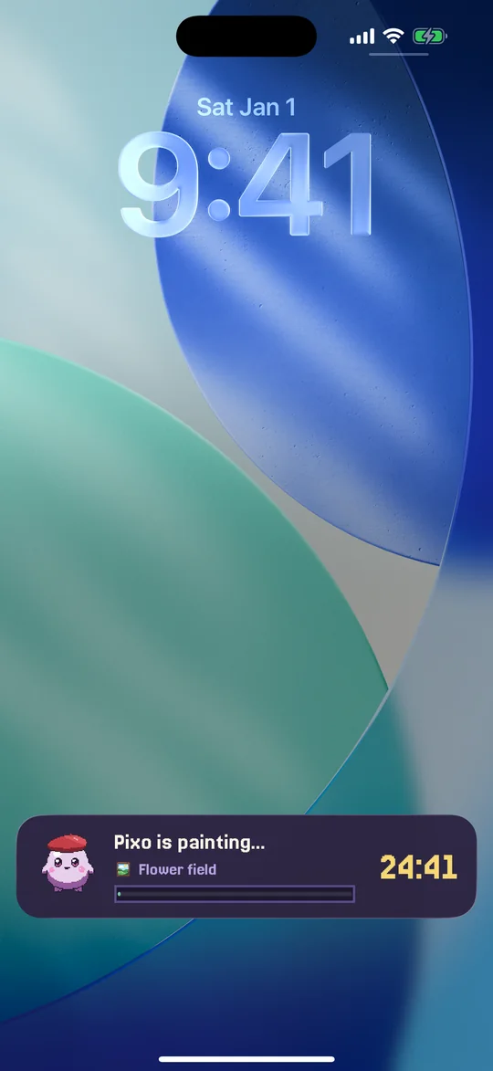 Schermata di blocco con la Live Activity di Focus Atelier.